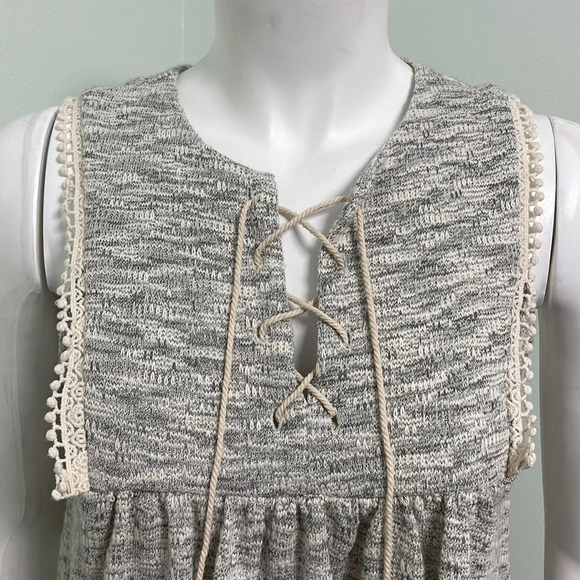 ANTHROPOLOGIE Eri + Ali Gray Pom Pom Tank Top Small - Picture 3 of 7